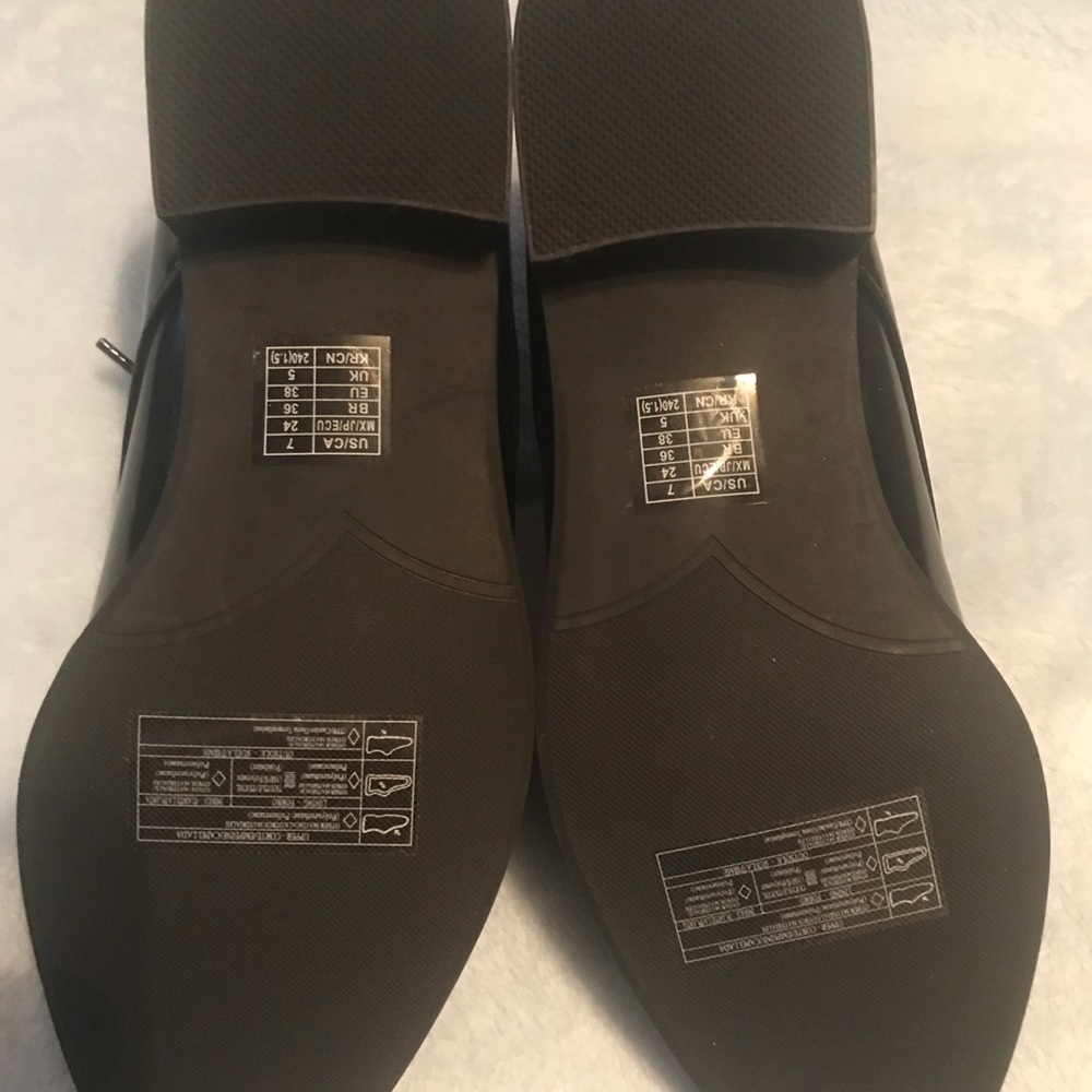 Black Forever 21 Shoes - NWOT - Picture 3 of 3
